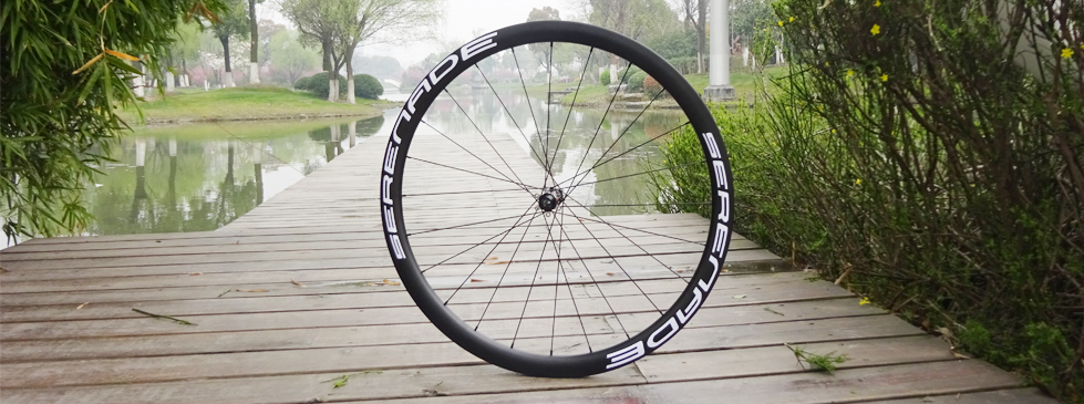 Serenadebikes carbon bike wheels 38mm disc braking
